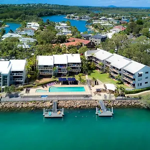 Shores Aparthotel